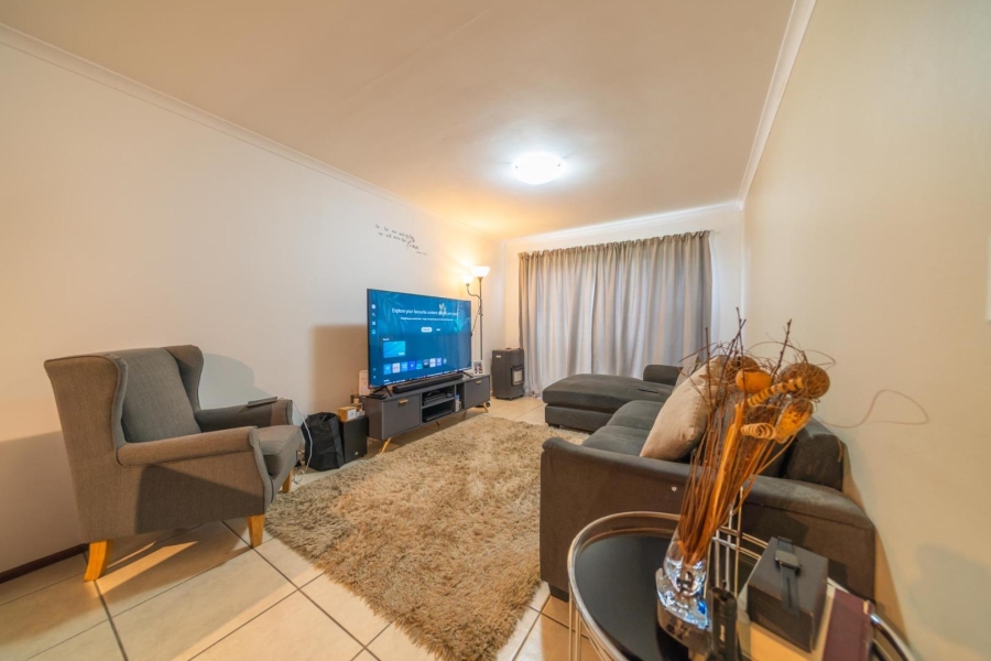 To Let 2 Bedroom Property for Rent in Nuutgevonden Western Cape